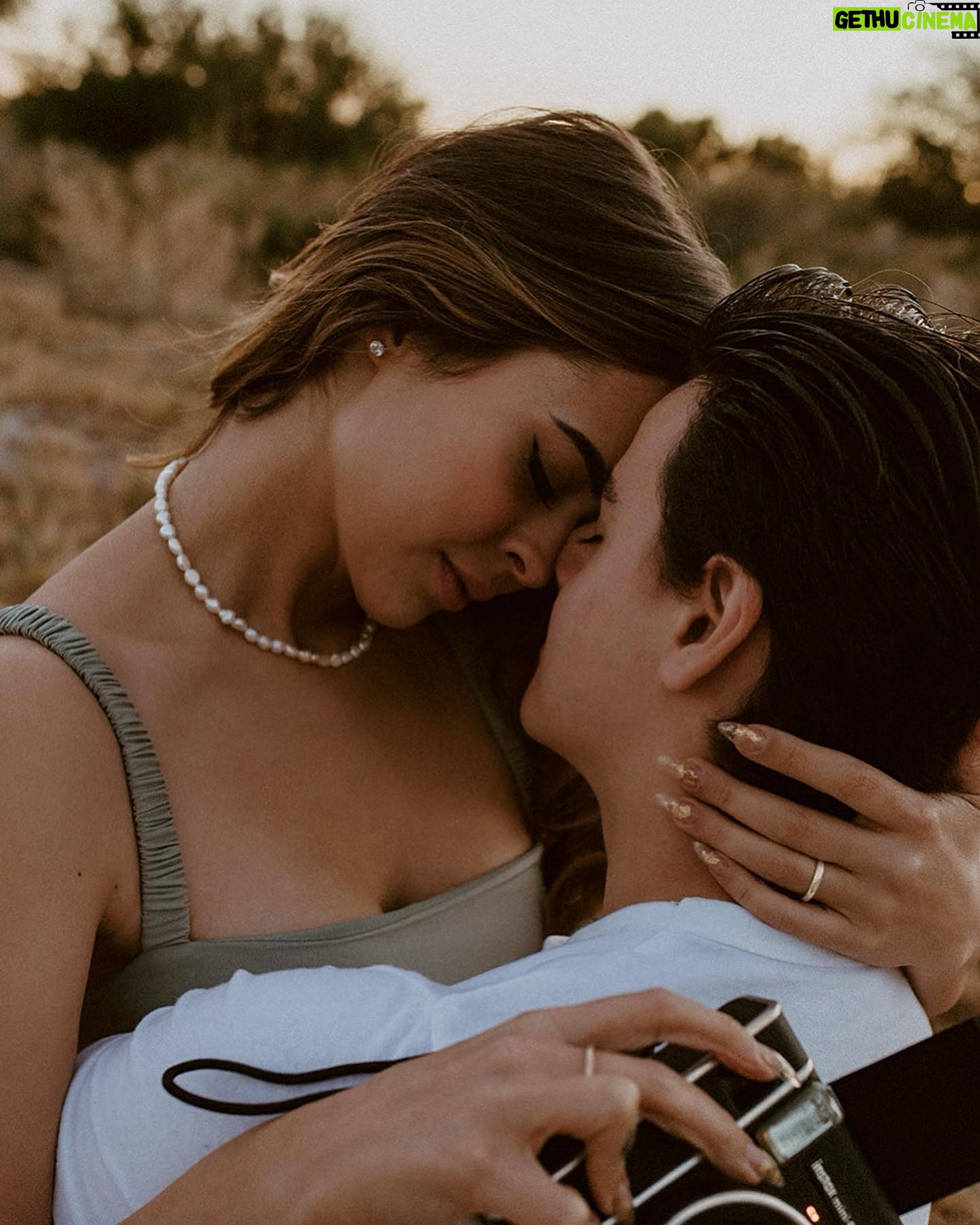 Marybeth Havens - 3K Likes - Obsessed with you. @seanhavensš¤
Wearing @5522miles pearl necklace.
Photograher: @elianaatwoodphoto