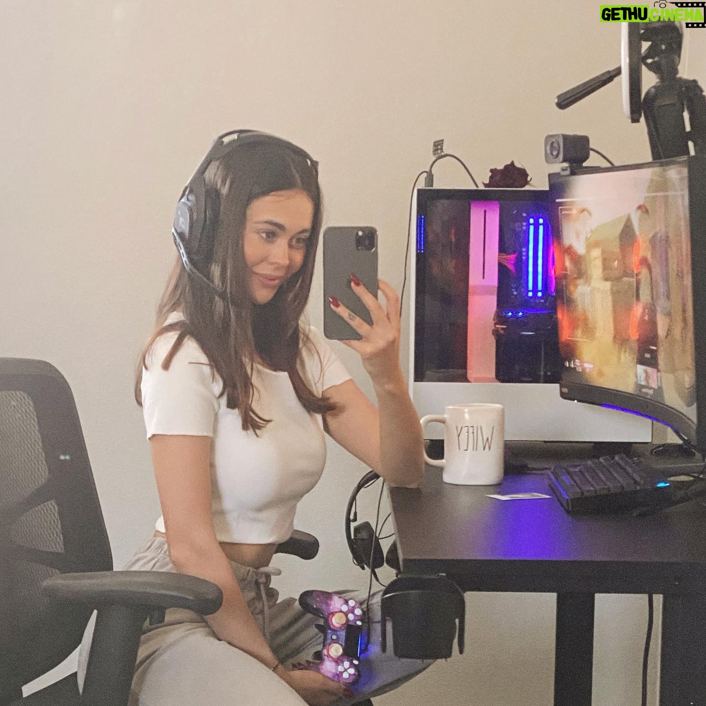 Marybeth Havens - 3.3K Likes - Keep calm and blame it on the lag. š
