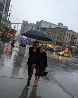 Masha Mashkova Instagram - TriBeCa Film Festival @tribeca . My first premiere in my new life. The movie is called I.S.S. I got this part in the beginning of 2021 while being under the contract, shooting in Kyiv for Ukrainian TV(Крiпосна). I knew, this part in I.S.S. was a dream come true and told the Ukrainian producers that I need to leave for 2 months🤦‍♀️ They could have just fired me(and possibly sue), but they changed the schedule upside down and waited for me.🙌🏻
Our beautiful showrunner Tala Pristaetska and the whole crew of Крiпосна! I never forgot your kindness and I never will. This Ukrainian pin on me is for you and your brave people.

Thank you my American manager Jami Wrenn @jamiwrenn and agent Rachel Sheedy @rwsheedy for your support and patience. 

Мой русский агент, менеджер, верный друг(три в одном, короче))) Аська!! @asja79 люблю тебя! Ты со мной. Всегда.

The crew and cast of I.S.S!!! you are my first ones in the States. I told you, this is like your first man you will never forget.🫣🤣 Your faith and love means a world to me. 

Женька! @evgeniabrik Спасибо тебе. Я знаю, ты все видишь и слышишь🤍
