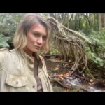 Masha Mashkova Instagram – Этот пост будет на русском, хотя история про мою американскую жизнь. Я рассказываю это тем, кто покинул свою страну и пытается сохранить свою профессию. Это сложная, но посильная задача. В Америке есть простое правило, состоит из одного слова: NEXT!
Сделал работу, переходишь к следующей. Это может быть твой личный проект, начинающийся исключительно с энтузиазма и бельевой веревки в твоей квартире для будущего спектакля или вдруг кастинг директор, увидев твою предыдущую работу в сериале, прислал новые пробы. 
25 марта на американском канале CBS у меня новая премьера. Сериал называется NCIS Hawaii. Подробности пока раскрывать не буду, кроме того, что это был очень важный и нужный для меня опыт. На фоне криков, что все «отъехавшие» погибнут с голода, потому что никому там не нужны, могу точно вам сказать-не погибнем. Я справляюсь. Огромное количество талантливых и работящих людей вокруг меня-справляются. 
Не теряйте надежду. У нас обязательно все получится. И с работой, и, самое главное, с миром в мире🤍  Я вас люблю. Спасибо за поддержку. Поддерживаю и обнимаю крепко в ответ.