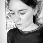Masha Mashkova Instagram - Две истории. Украинской женщины и чеченской… В Америке, где я теперь, похоже, живу, есть выражение, которое мне очень нравится «connecting the dots”. Соединение точек, так сказать… давайте попробуем? Вторая Чеченская война(1999-2009)-начало правления Путина(«Спасал» Чечню от террористов) Российско-Украинская война(2014-202..)-конец правления Путина(«Спасал» Украину от нацистов) Любой диктатуре, любому «спасателю», любому Путину приходит конец. И этому тоже придет. Всем сил. #нет #жизни #без #свободы