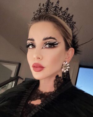 Masiela Lusha Instagram - A touch of Odile. 🖤 🦢 🖤