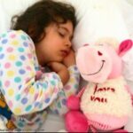 Mastane Mohajer Instagram - از لحظه ای که بدنیا آمدی هر روز صبح که بیدار میشم شکر گزار داشتن ت هستم خدا چقدر منو دوست داره دختری مثل تو نصیبم کرد دوستت دارم الهی همیشه خوشحال باشی عزیز دلم ❤️🧿 #نفس_بازغی #nafasbazeghi