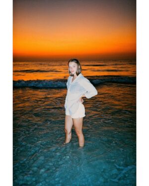 Mathilde Warnier Instagram - 🔥 @elliedelange