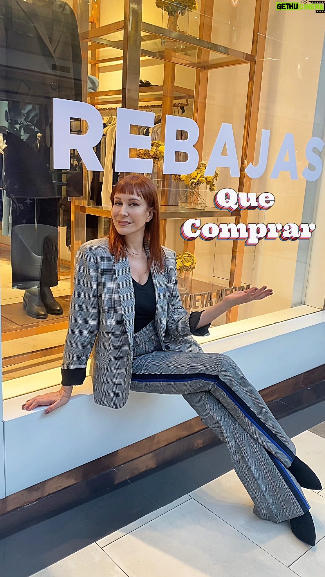 Matilda Blanco Instagram - El SALE nuestro de cada temporada🙏🏻 Unos cuantos tips aprovechando las Rebajas para no comprar sin pensar! Que agregarías? Les debo accesorios Perchero con elegidos de @melocotonstyle de Palermo Hair color @cerininet Look #tomyhilfiger Al principio Las Pepas y Etiqueta Negra Portsaid y Cipitria en Alto Palermo Shopping 🎥 @melodygrimolizzi