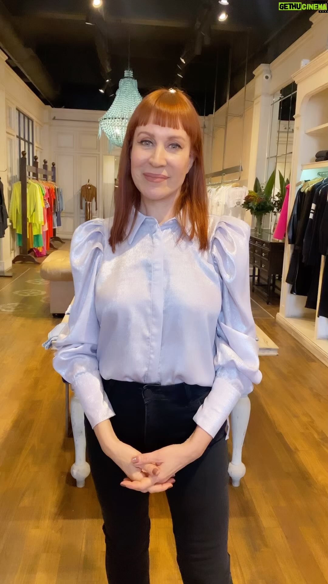 Matilda Blanco Instagram - Ya empiezan mis cursos de Asesor de Imagen e Imagen Personal On Line - En Vivo - Via Zoom 🥳🤩 Para Info e Inscripción deja por privado la palabra Asesor o enviá WhatsApp al 11 2368-8800 Comienzo 🗓️ -19 de Agosto Asesor de Imagen -15 de Agosto Imagen Personal Info por Privado o WhatsApp con la palabra ASESOR Gracias @melocotonstyle por el lugar y mi look a mi modelo @melodygrimolizzi ❤️ que además me asistió y a @soyloregentile 🥰 #asesordeimagen #imagenpersonal #estilopersonal #cursosonline
