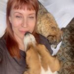 Matilda Blanco Instagram – Domingo con mis amores! Los abrace fuerte y pensé en que ellos están acá, calentitos y muchos no tienen esa suerte! 
Adopta y ayuda siempre a un animal que lo necesite! 
Están pasando cosas terribles en Argentina con el maltrato pero también hay un pueblo que dice Basta! Las ONG y refugios no pueden solos ayudemos y Seamos su voz! 
Hoy Brazil nos da un gran ejemplo!
Abrázalos! A todos!

#adoptanocompres #adopta #bastademaltratoanimal
