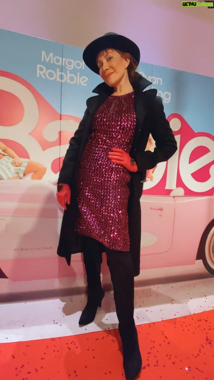Matilda Blanco Instagram - Hoy estreno mundial de Barbie Una muy diferente! acá en el estreno cómo Barbie Detective 😜 vos cuál sos? Vestido vintage conseguido en el Soho londinense! Había que decirlo! 🫦 #TodasSomosBarbies 🩷💗💞 #Barbiepelicula @wbpictures.ar @pilimartelb