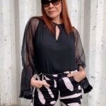 Matilda Blanco Instagram - Es Viernes, ponete un Oxford, peinate y salí! 🥂🎉🤩🫵🏻💋😈💃🏽👠 Look @allo_martinez Pelo @cerininet