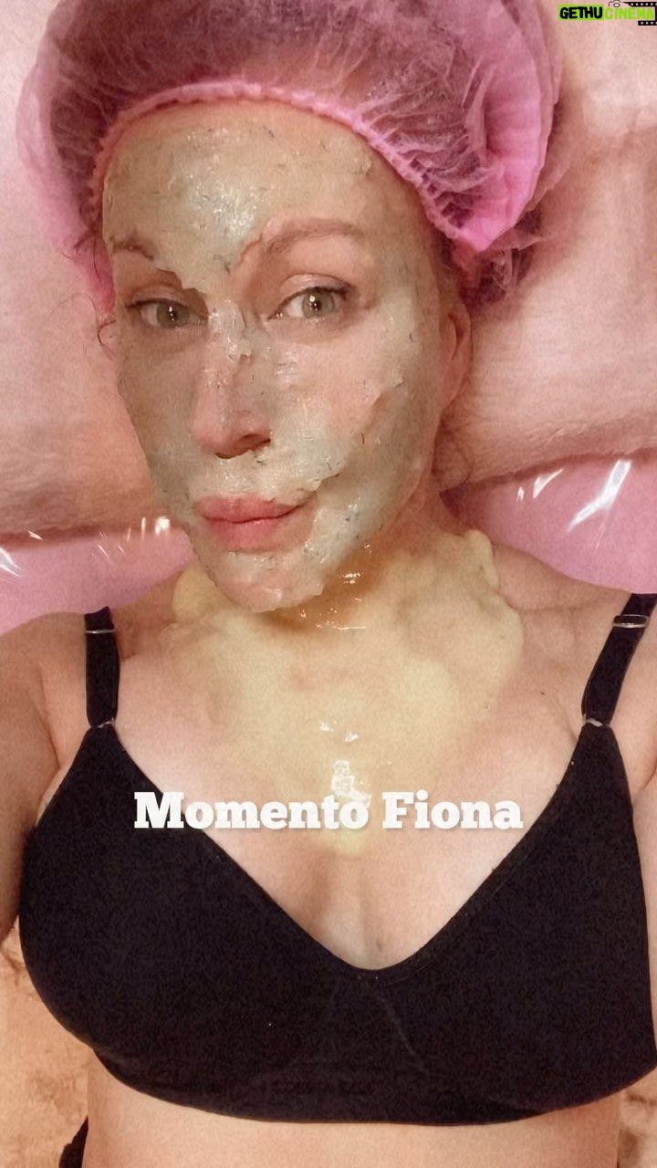 Matilda Blanco Instagram - Nada como una experiencia de belleza, relax y cuidado de la piel de la mano de la que más sabe! @nuevapielbyvanesaruas Love you! 🩷🩷🩷💆🏻♀️✨