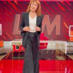 Matilda Blanco Instagram – Ahora si lookette de festejo para #Lam 2000 programas! 📌 Muy 70’s porque amoooo   hombreras   botas con plataforma! Todooooo!
Los dejo opinar amores! 😎🤩🖤

Look @allo_martinez 
Color Hair @cerininet 
Make up @roromagali 
Peino @martinreyledesma 

@angeldebritooki  @elejercitodelam @mandarinatelevision @americatv 

El festejo en @janoseventos 👏🏻👏🏻

#look #totallook #seventies #seventiesstyle #style #fantastic