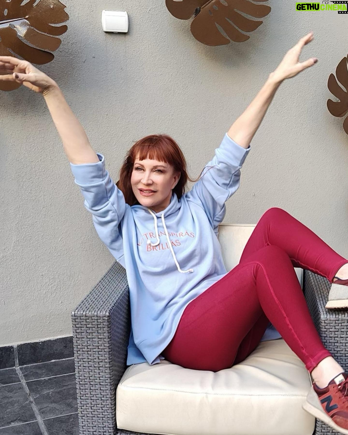 Matilda Blanco Instagram - La maรฑana comienza con momento streching con look de @ozyc_arg ๐๐ง๐ฝโโ๏ธ Sin perderme el increรญble desayuno en el @konkebuenosaireshotel โ๏ธ๐ฅ๐๐ Fotos y ๐ฅ @solerubio ๐ Gracias @soyloregentile ๐