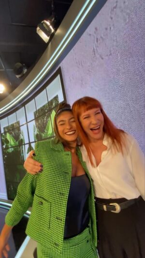 Matilda Blanco Instagram - Mira los dos looks de portada que hicimos con @anabelsancchez en Buena Tarde! Te gustaron? 

Gracias @melocotonstyle por el perchero, los dos looks divinos y regalos ❤️
Gracias @kennyspalacios pelo y makeup 💄

✨Querida Anabel no te detengas, lo de hoy es bueno, pero lo que viene será cada día mejor! Lindo trabajar con vos 🥰 👠👑💫

@c5n 
@gfernandezok 
@multitalentoficial 
@willygarcianavarro