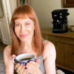 Matilda Blanco Instagram - Mañana 20 de Abril se estrena “Los Secretos del Café" la primera miniserie en redes sociales dedicada a todos los amantes del café espresso qué quieran aprender a ser baristas en casa! No te podes perder este estreno de la mano de @oster_argentina y @tastemade.es que tiene como protagonistas a los que más saben sobre estos temas: Nico Artusi y Diogo Bianchi. Estate atento que el primer episodio empieza este jueves 20 de abril. Andá preparando tu mejor café, pone play y ¡sentate a disfrutar! Enterate de todos los detalles en @oster_argentina #osteryvos #oster #elmatchperfecto #amantesdelcafe #cafe #cofee #capuccino #espresso #lovecofee #french #italian
