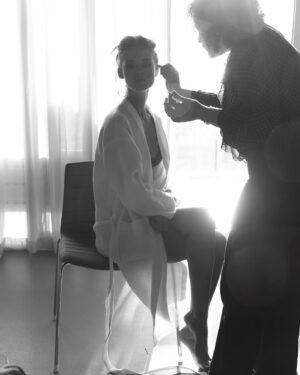 Matilde Reymão Instagram - Getting ready for tonight ✨Até jaaa @tvioficial 
Photos: @joaopaulo____________ 
Makeup: @lancomeofficial @sofiacunhaskincare #teintidoleultrawear
Hair: @bruna.santana.hairartists
