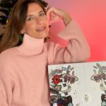 Matilde Breyner Instagram – Um presente por dia com os melhores produtos da @sisleyparisofficial , desde skincare, haircare, makeup e fragrâncias. Eu não resisti e já espreitei todas as gavetas deste calendário do advento. Fica aqui uma pequena amostra de alguns dos melhores produtos da @sisleyparisofficial que vos podem sair de 1 a 25 de Dezembro, se não fizerem batota como eu. É que só o cheirinho que vem da caixa é irresistível. Ho Ho Ho 🎄

#mysisleyparis