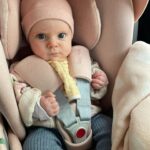 Matilde Breyner Instagram – 6 meses, meio ano, merece um registo com uma fotografia por cada mês de vida 🎂
O passatempo preferido é observar pessoas, como a Mãe, e tem o bom feitio do Pai. Dos três, acho que é quem tem o sentido de humor mais apurado. Adora água e quando não gosta de alguma coisa é só tocar a Baby Beluga (tem de ser a versão do Raffi) que o amuo passa logo. 
Nasceu com um sinal morango 🍓 (como os médicos lhe chamam) na cabeça, que tinha a forma perfeita de um coração quando começou a crescer. Vai desaparecer lentamente mas também não temos pressa… 
É verdade quando dizem ”aproveitem porque passa tão rápido”. Nós estamos a aproveitar e a saborear cada segundo da melhor coisa do mundo.