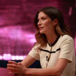 Matilde Breyner Instagram - Ontem sentei-me à mesa para falar com um amigo. O @mlgoucha foi das primeiras pessoas a saber que a Mia tinha nascido. Na resposta à mensagem que lhe enviei, terminava assim: a nossa próxima conversa vai ser muito feliz. E foi. Por mais conversas destas 💫