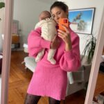 Matilde Breyner Instagram – Há 6 semanas a ser Mãe Koala 🐨 
Já se ri para a Mãe e para o Pai, e porque o Pai fala com ela em inglês, já quer palrar em americano. 
Os nossos filhos são sempre os melhores em tudo, não é?