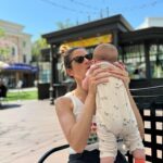 Matilde Breyner Instagram - Uma simples ida à rua passou a ser controlada pelas horas das sestas e vontades deste ser deste tamanhinho. E pela quantidade de beijos que eu lhe dou. Isso também nos rouba muito tempo 🩷