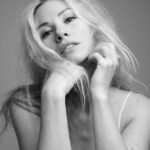 Maud Baecker Instagram - 🩶 1 , 2 , 3 … 📸 @mattdortomb ✨