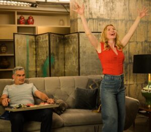 Maud Baecker Instagram - Oh Merci 🙏😘🔥❤️✨ Danse de la joie 🤩💃😄! « L’amour ( presque) parfait » est depuis 2 semaines dans le top 10 des séries sur @netflixfr ! Merci merciiii pour tous vos messages 🙏🥳🥰😘