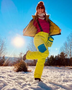 Maud Baecker Instagram - « T’as le look coco » 🎵🏔💛⛄️❄️💙🤍☀️💖