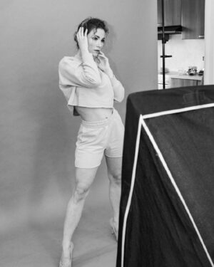 Maud Baecker Instagram - @carnetdecoulisses 🤍#droledeposes @lacover_ @clairegby @juliettemeyer_ @natureloquente @christopheserraphoto