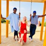 Maud Baecker Instagram – ♥️☀️💙Avec mes Reines ☀️👑 🇸🇳✨🎬🌊🍀💚💛❤️ @yayouprincesserasta @khadysara 
#tournage #senegal 💋