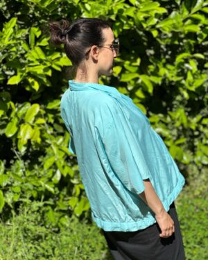 Maude Harcheb Instagram - ☀️🕶️🦋

Franchement, j’ai la giga flemme de chercher une légende, mais j’veux pas vous laisser sans rien à vous mettre sous la dent alors sachez que, en moyenne, 650 parisiens sont hospitalisés chaque année car ils ont glissé sur une crotte de chien.

Bisous 🖤

Ps: nan je repasse jamais.