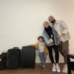 Maude Harcheb Instagram - Jour 3 : Rabat Mdina gozo -« on fait pas trop speed pendant les vacs ein ? » puis on finit par faire 35 trucs par jour -pancakes innncroyables banane beurre de cacahuète 🥜🍌 - Mdina la silencieuse, sous beeeeeaucoup de vent 💨🖤 - Par conséquent on prend pas mal de trucs dans les yeux 👀 - sur la route du ferry on s’est arrêtés voir le « Red castle » tellement ouf 🥵 - qui est cette enfant ? Pourquoi elle est si grande ? - sécurité avant tout 🛟 - notre vue pour les deux prochains jours 🤯 - rester informée avec de la lecture de qualité 🤓