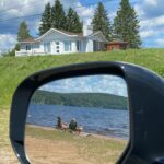Maude Harcheb Instagram - Grandes piles/ La Tuque/ lac bouchette/ St Félicien - Jours 8 et 9 - Avoir la trentaine et faire des détours pour voir des ponts - une sublime sirène 🧜‍♀️ - rétro plage by Anthony - pourquoi mon bus scolaire à moi était moche ? - possible de construire une maison à gauche de la cascade entre deux arbres ? - visiter des logements de colons des années 1900 et me rappeler de plus jamais me plaindre d’un quelconque manque de confort - regarder de la bOoootey - vivre notre best motel life 🖤 - subtilement prévenir les proches qu’ils auront pas de souvenirs parce qu’on a pas de place mais on vous aime quand même - Indie réalise un RÊVE : être un petit poussin dans son nid 😆 Ça passe trop vite, on peut ralentir un peu ?! ⏳