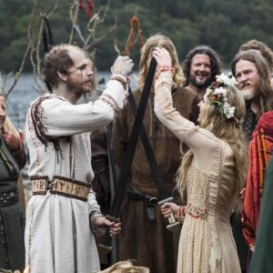 Maude Hirst Instagram - ✨VIKINGS IS NOW ON NETFLIX✨

Feels like a different lifetime and a different me but I am so grateful and proud of this chapter and creating Helga.

You can now watch (or re-watch) @historyvikings on @netflix 🥳

Put a 🩵 in the comments if you’re a Vikings fan 

#vikings #netflixseries #helga #vikingstyle