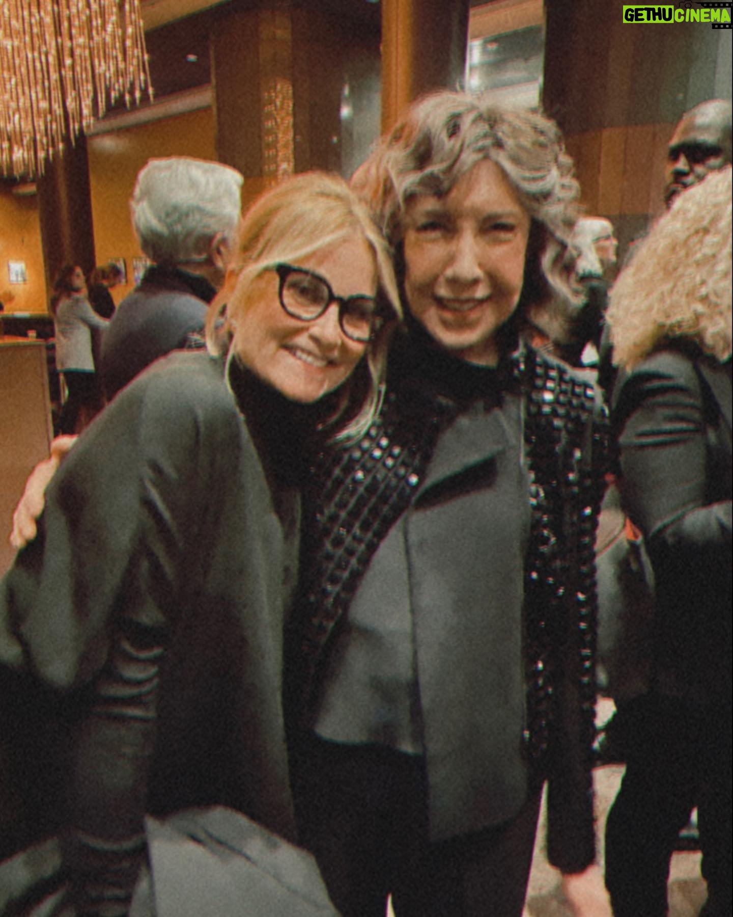 Maureen McCormick - 4.5K Likes - When you meet someone that you have always loved and admired and they are just the sweetest ever! I love you Lily! Happy Bithday💗!
@lilytomlinofflcial