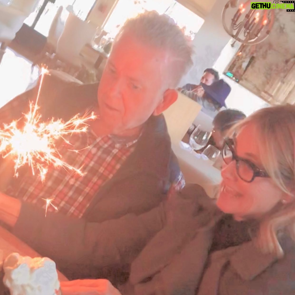 Maureen McCormick - 3.1K Likes - Denny and I are wishing you a
Happy #fourthofjuly ❣️❣️❣️
#happyfourth 🌈🇺🇸🎇