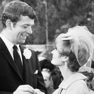 Maureen McCormick Instagram - “Here’s The Story” 
On this date (September 26) in 1969 #TheBradyBunch debuted on ABC at 8pm. 53 years ago. What beautiful memories. 
❤️❤️❤️❤️❤️❤️❤️❤️❤️ #Love