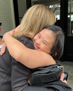 Maureen McCormick Instagram - Happy Birthday dearest beautiful @momccormick7 💞💞💞🌸🌹🌸🌹🌷💐🌺🌸🌹🌻🪷🪻🌸 Thank You for being such a wonderful friend and amazing love and support for @bestbuddies @bestbuddiesca @sosocal @specialolympics ❤️❤️❤️
Love you so so so much 💝💝💝💝💝
Hope you have the happiest birthday 🥳 💝🎂🥳🎉 
😘😘😘😘😘😘🥰🥰🥰🥰🥰 #hbd #maureenmccormick #beautifulsoul ❤️#bradybunch