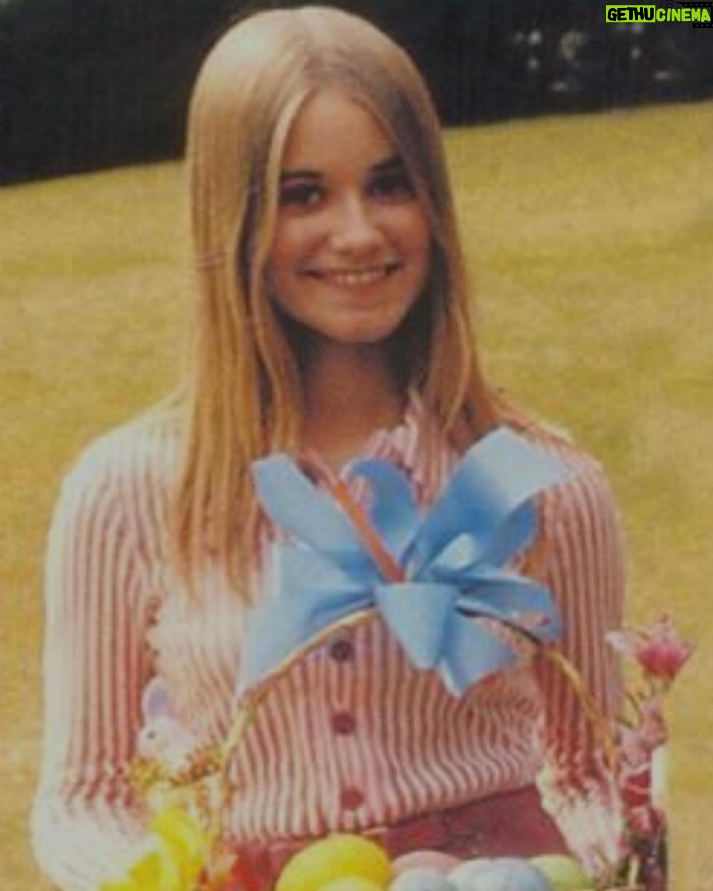Maureen McCormick - 6.2K Likes - #HappyEaster Y’all! Wishing you lots of love! xxx