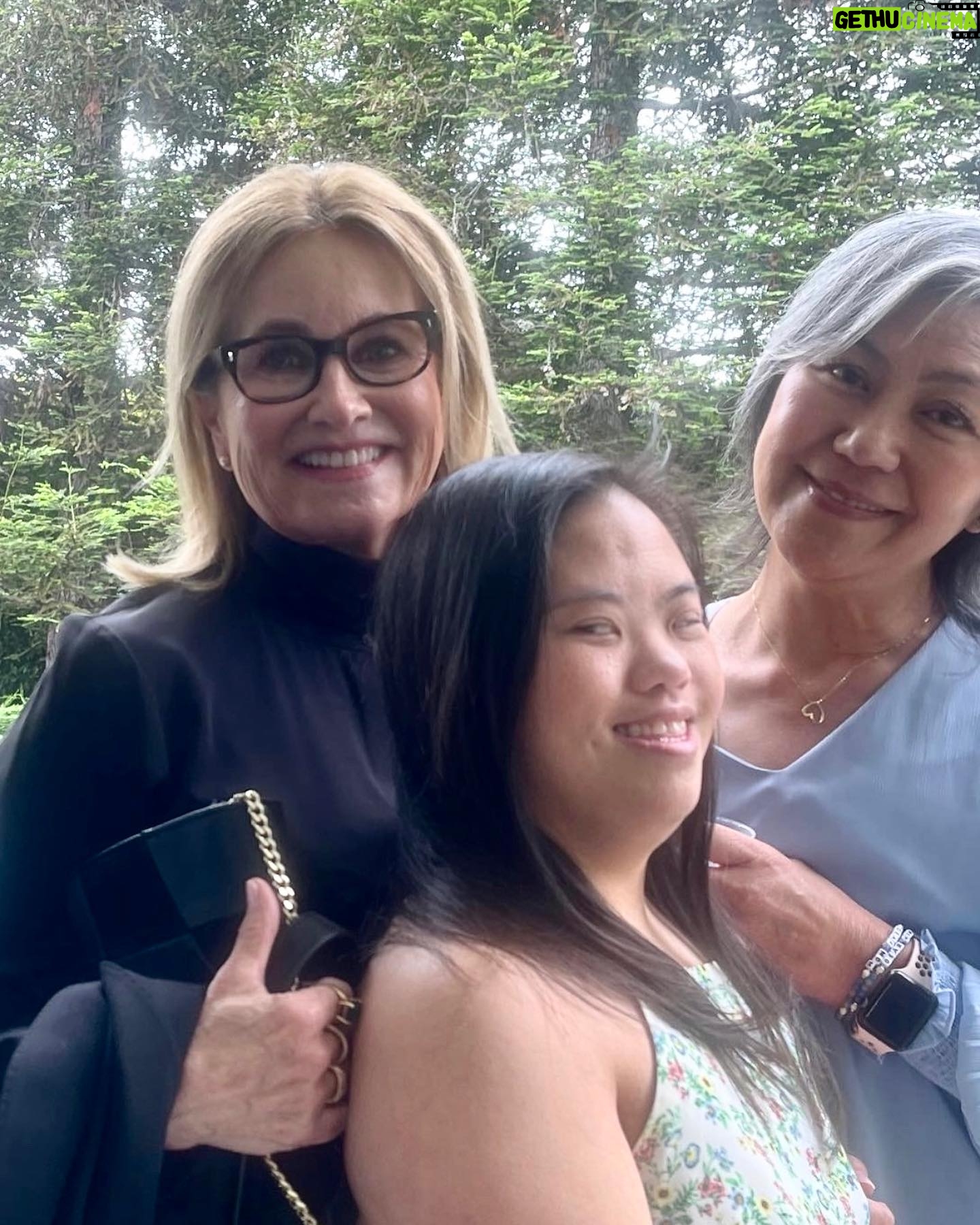 Maureen McCormick - 2.9K Likes - Happy Birthday dearest beautiful @momccormick7 💞💞💞🌸🌹🌸🌹🌷💐🌺🌸🌹🌻🪷🪻🌸 Thank You for being such a wonderful friend and amazing love and support for @bestbuddies @bestbuddiesca @sosocal @specialolympics ❤️❤️❤️
Love you so so so much 💝💝💝💝💝
Hope you have the happiest birthday 🥳 💝🎂🥳🎉
😘😘😘😘😘😘🥰🥰🥰🥰🥰 #hbd #maureenmccormick #beautifulsoul ❤️#bradybunch