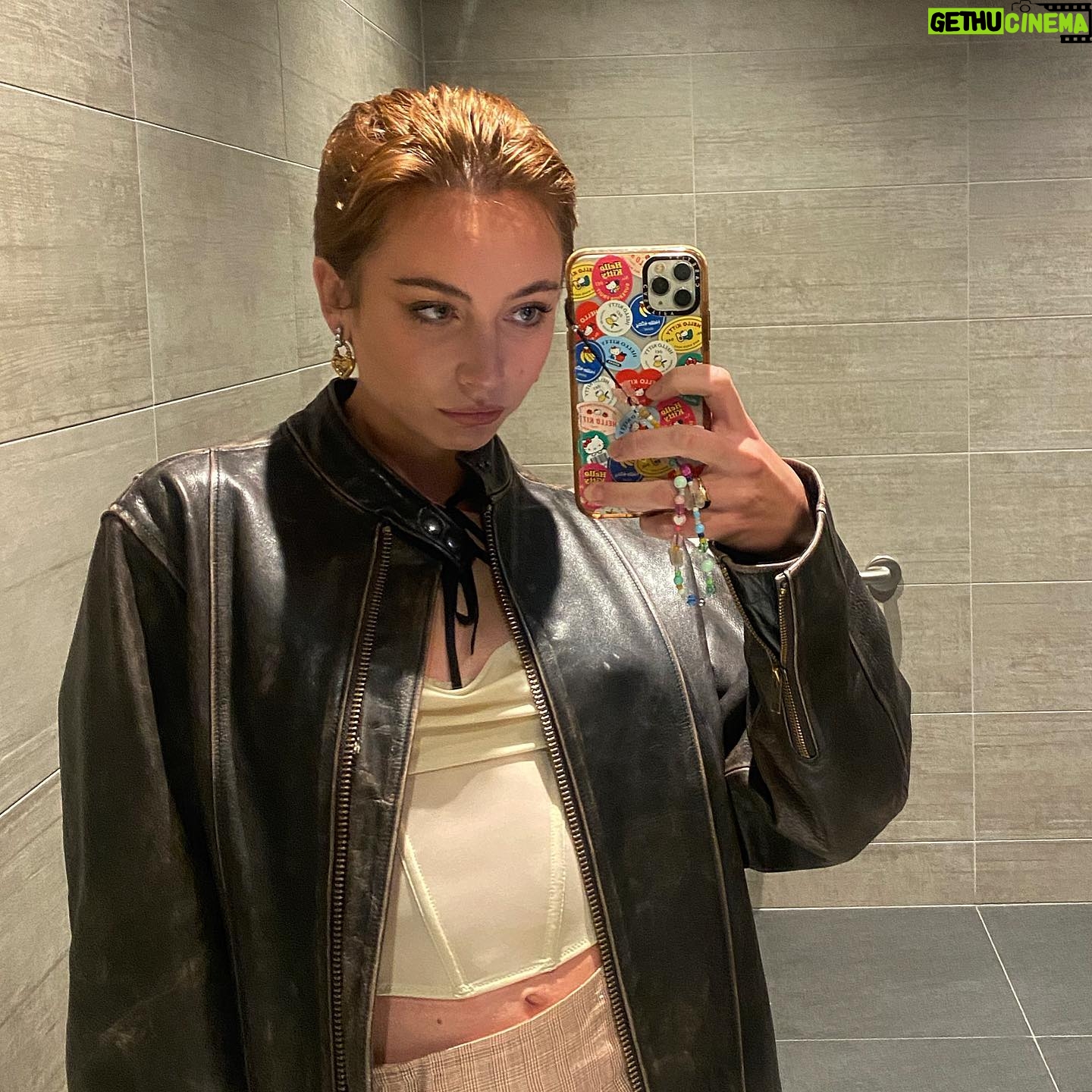 Mavournee Hazel - 3 Likes - 🫧