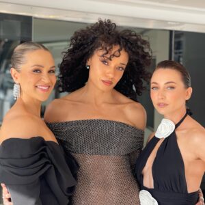 Mavournee Hazel Instagram - these are my ladies @liviaswann @tuuli.narkle 🖤