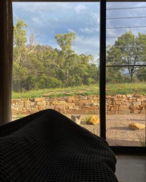 Mavournee Hazel Instagram - jealous of those who live in Sydney because this lil’ slice of heaven is just a few hours away @wollemiretreat 🫧🗝️🤎🪵
