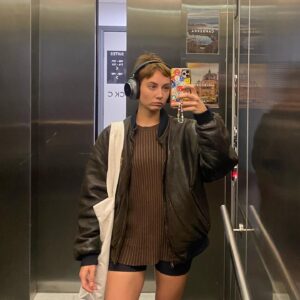 Mavournee Hazel Instagram - that was the day my bum went psycho
