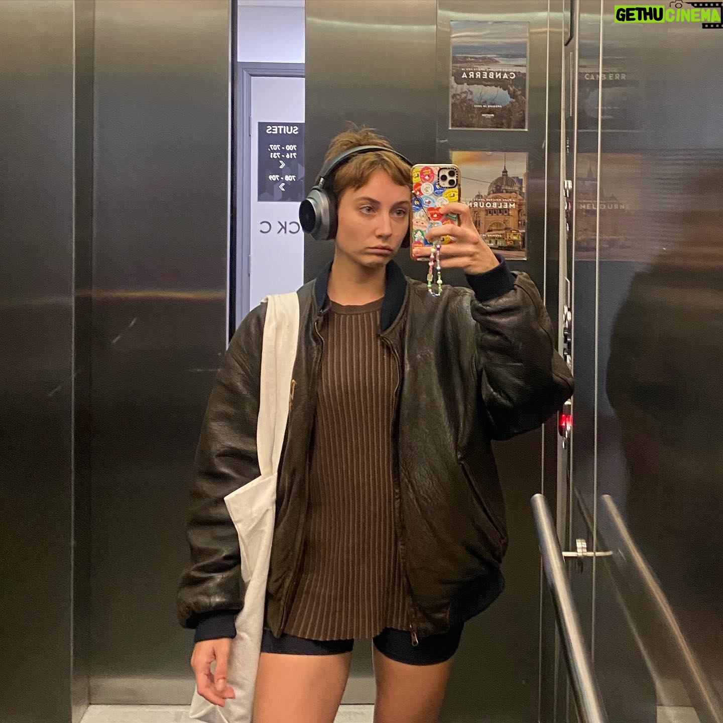 Mavournee Hazel - 3 Likes - that was the day my bum went psycho