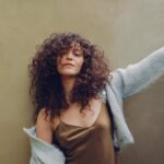 May Calamawy Instagram - ✌🏽هلا والله ⁣ 📷: @ryanpfluger hair makeup: @saishabeecham ⁣