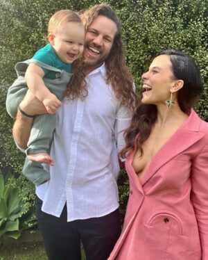 Maya Stojan Instagram - Wishing you all a Happy New Year! May it be your best year yet. How are you starting off your 2024? 
Sending buckets of love, fun and joy your way! ✨💖💫