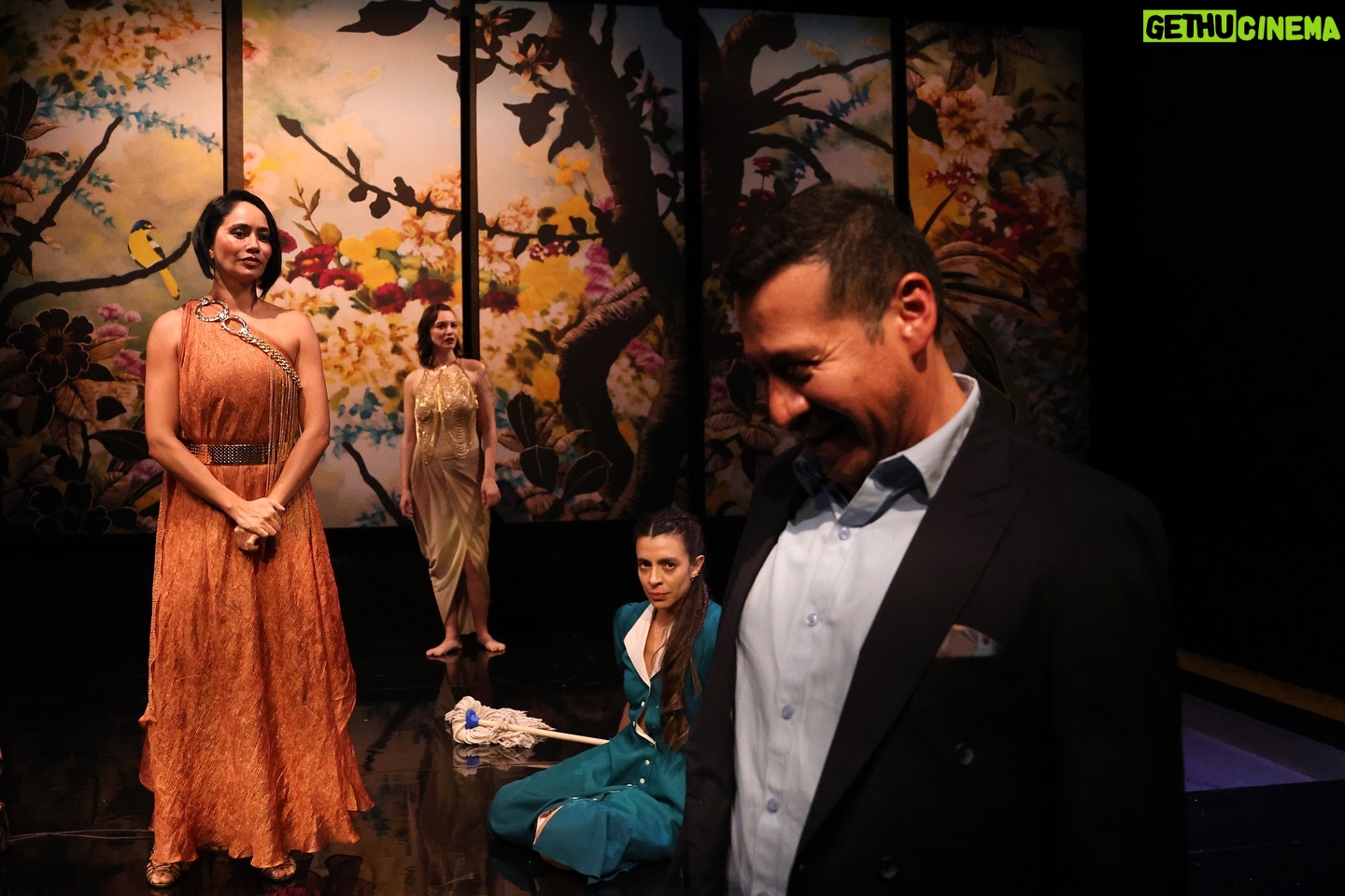Maya Zapata Instagram - #ÉxtasisPuro es una trama llena de intrigas y pasiones en donde la venganza es el ingrediente principal para detonar toda clase de crímenes familiares… 🗓️ Funciones de viernes a domingo V 20:30 h S 19:00 h D 18:00 h 📍 @teatromilan_forolucerna 🎟️ Boletos a la venta en taquilla y @ticketmaster_mx 📸 @ortegafu Éxtasis Puro es una producción de 25 Producción. #ÉxtasisPuroCDMX #CDMX #ClitemnestraEnEscena 🏛️ #Teatro