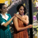 Maya Zapata Instagram - Éxtasis Puro, del mito griego a la realidad actual. Maya Zapata se pone en la piel de Clitemnestra para transportarnos en la mitología griega y contarnos como la reina de Micenas, da forma a su venganza, cuando aconsejada por sus demonios asesina a su triunfante marido Agamenón, recién llegado de la guerra de Troya y a su trofeo de guerra, la Princesa Casandra, contándonos en el camino, un nuevo orden femenino que, aunque se contó en la era del mito, continúa buscando su camino para colocar a cada quién en su lugar. 📸 @luis_quirozm #ExtasisPuro #Teatro #ForoLucerna #TeatroMexico #Yolo #PicOfTheDay #PhotoOfTheDay #CanonPhotography #Canon #Tgif #Igers #InstaGood #photography #Arte #Clitemnestra #MayaZapata #25Produccion #Actor #Actriz