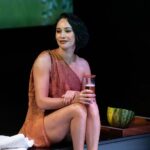 Maya Zapata Instagram - Éxtasis Puro, del mito griego a la realidad actual. Maya Zapata se pone en la piel de Clitemnestra para transportarnos en la mitología griega y contarnos como la reina de Micenas, da forma a su venganza, cuando aconsejada por sus demonios asesina a su triunfante marido Agamenón, recién llegado de la guerra de Troya y a su trofeo de guerra, la Princesa Casandra, contándonos en el camino, un nuevo orden femenino que, aunque se contó en la era del mito, continúa buscando su camino para colocar a cada quién en su lugar. 📸 @luis_quirozm #ExtasisPuro #Teatro #ForoLucerna #TeatroMexico #Yolo #PicOfTheDay #PhotoOfTheDay #CanonPhotography #Canon #Tgif #Igers #InstaGood #photography #Arte #Clitemnestra #MayaZapata #25Produccion #Actor #Actriz