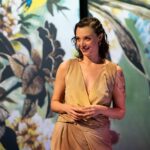 Maya Zapata Instagram - Éxtasis Puro, del mito griego a la realidad actual. Maya Zapata se pone en la piel de Clitemnestra para transportarnos en la mitología griega y contarnos como la reina de Micenas, da forma a su venganza, cuando aconsejada por sus demonios asesina a su triunfante marido Agamenón, recién llegado de la guerra de Troya y a su trofeo de guerra, la Princesa Casandra, contándonos en el camino, un nuevo orden femenino que, aunque se contó en la era del mito, continúa buscando su camino para colocar a cada quién en su lugar. 📸 @luis_quirozm #ExtasisPuro #Teatro #ForoLucerna #TeatroMexico #Yolo #PicOfTheDay #PhotoOfTheDay #CanonPhotography #Canon #Tgif #Igers #InstaGood #photography #Arte #Clitemnestra #MayaZapata #25Produccion #Actor #Actriz